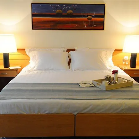 Ithea Hotel