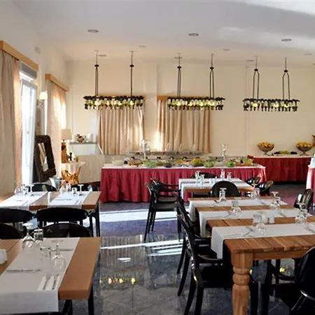 Ithea Hotel